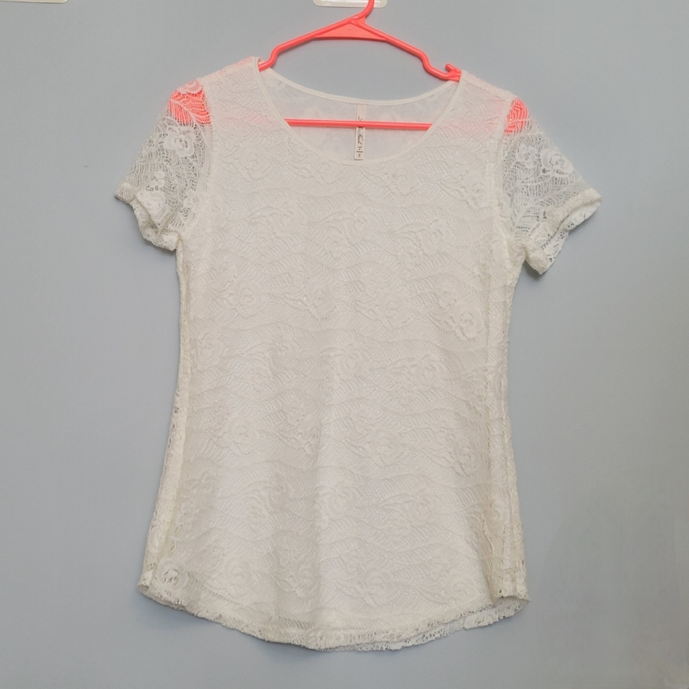Leo & Nicole white floral lace layered T shirt